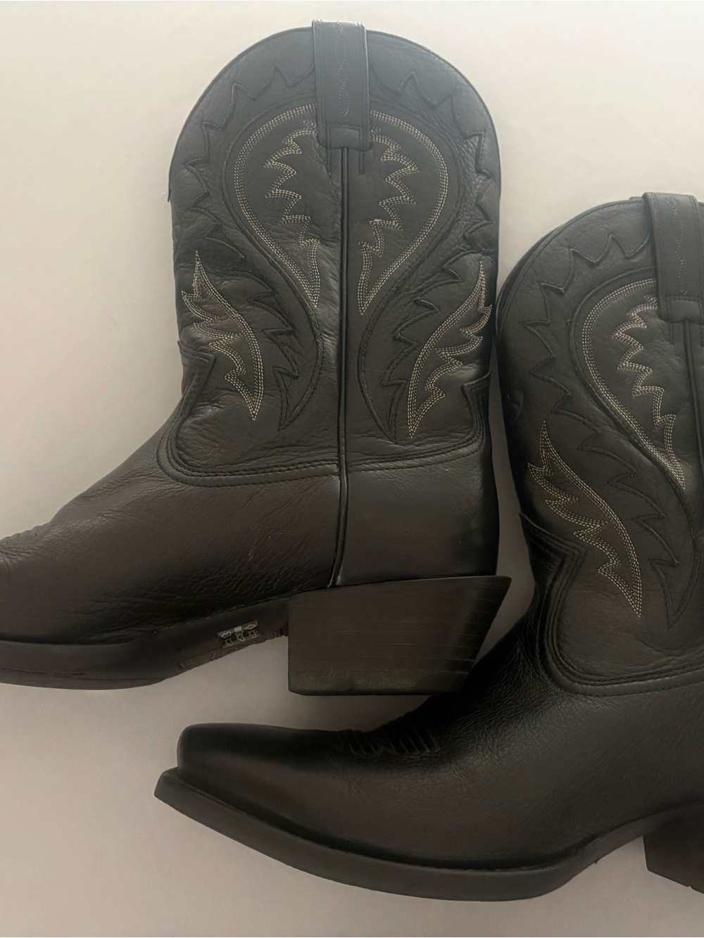 Ariat Black Western Leather Lace-Up Boots with Contrast Stitching